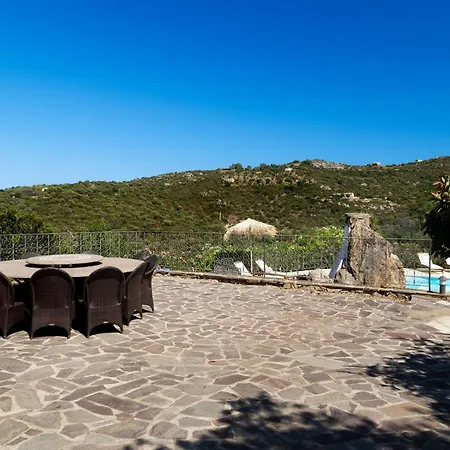 Hotell Le Rocce Sarde *